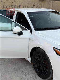 تۆیۆتا کامری